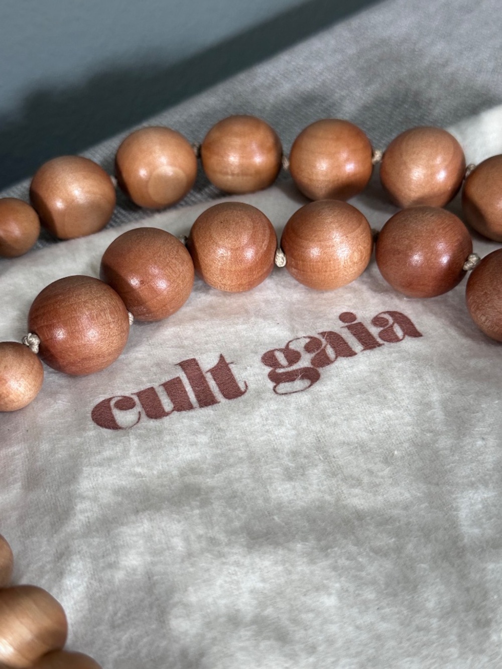 cult gaia wooden bead necklace in warm brown with gold clasp - Picture 3 of 12